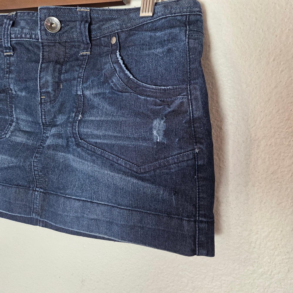 LEI Y2K Low Rise Mini Skirt button pocket Dark Wash Denim Size 7 - Picture 5 of 10